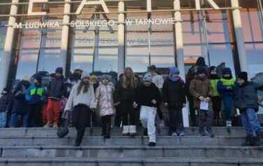 Teatr zbliża, uczy i inspiruje &ndash; relacja z realizacji  przedsięwzięcia &bdquo;Wyjście z klasą&rdquo;  w Szkole Podstawowej im. T. Kościuszki w Połańcu 3