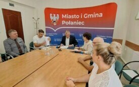 Podpisanie umowy na remonty w Szkole Podstawowej im-T-Kościuszki w Połańcu 1